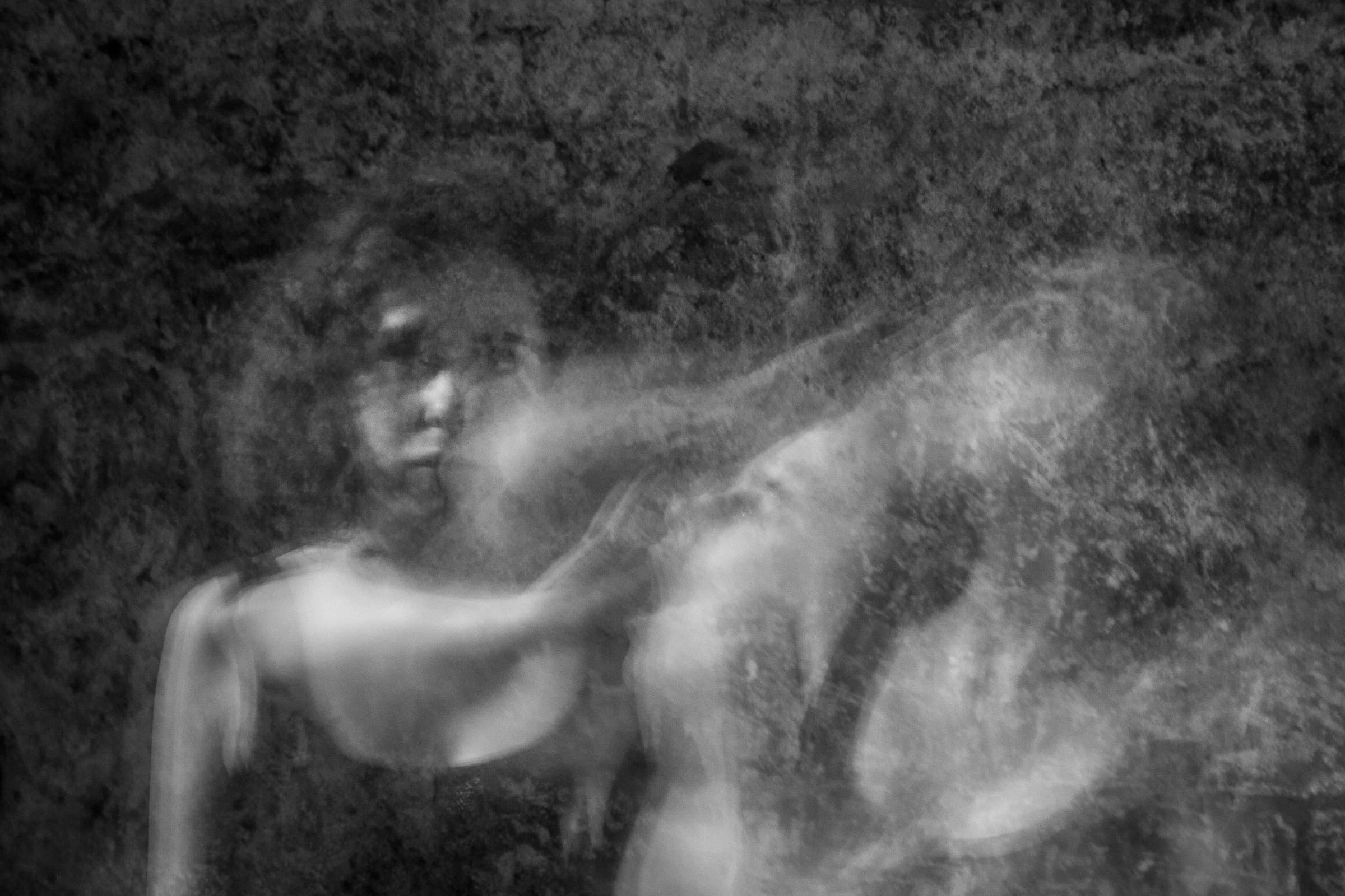 Silhouette dans l'obscurité
